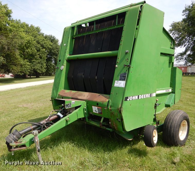 image for item DM4327 1994 John Deere 535  round baler
