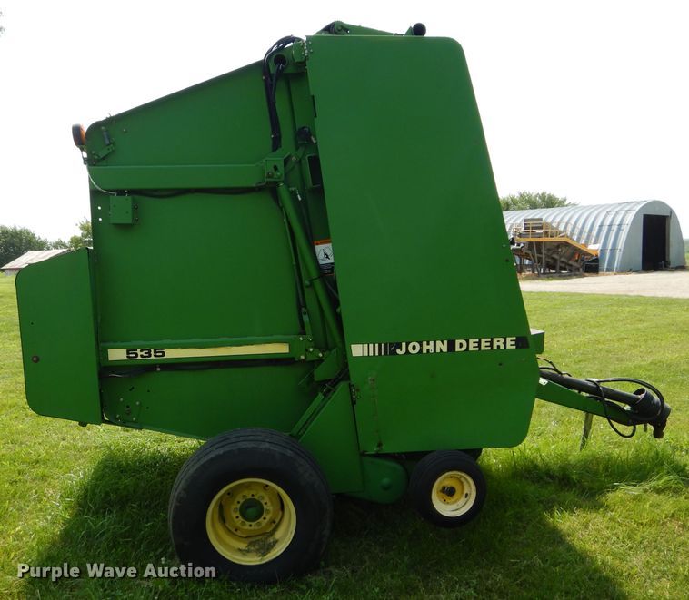 image for item DM4327 1994 John Deere 535  round baler