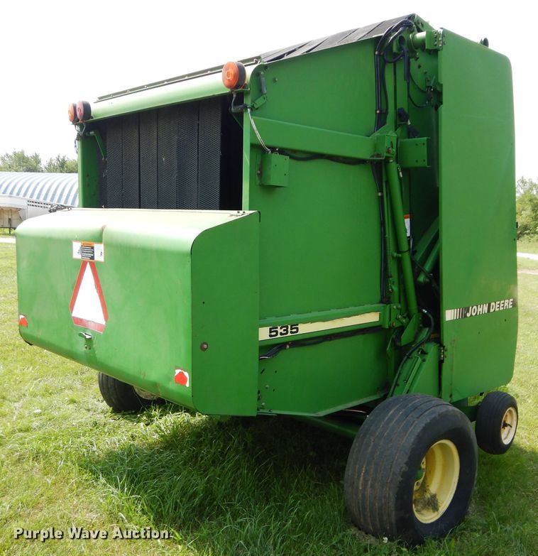 image for item DM4327 1994 John Deere 535  round baler