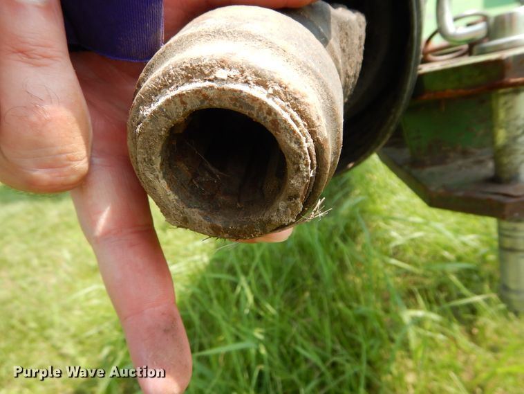 image for item DM4327 1994 John Deere 535  round baler