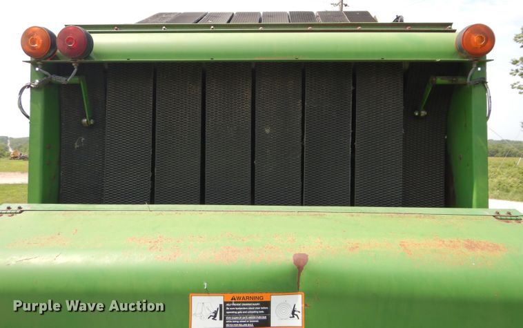 image for item DM4327 1994 John Deere 535  round baler