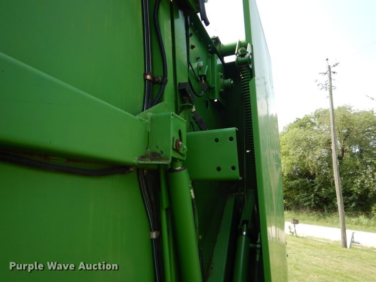 image for item DM4327 1994 John Deere 535  round baler