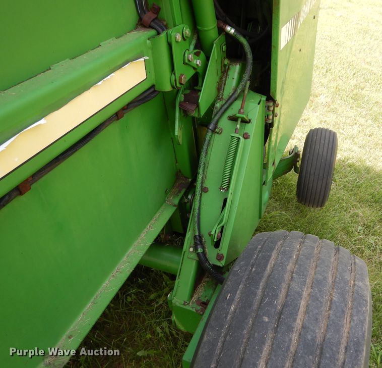 image for item DM4327 1994 John Deere 535  round baler