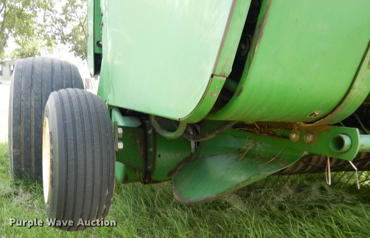 image for item DM4327 1994 John Deere 535  round baler
