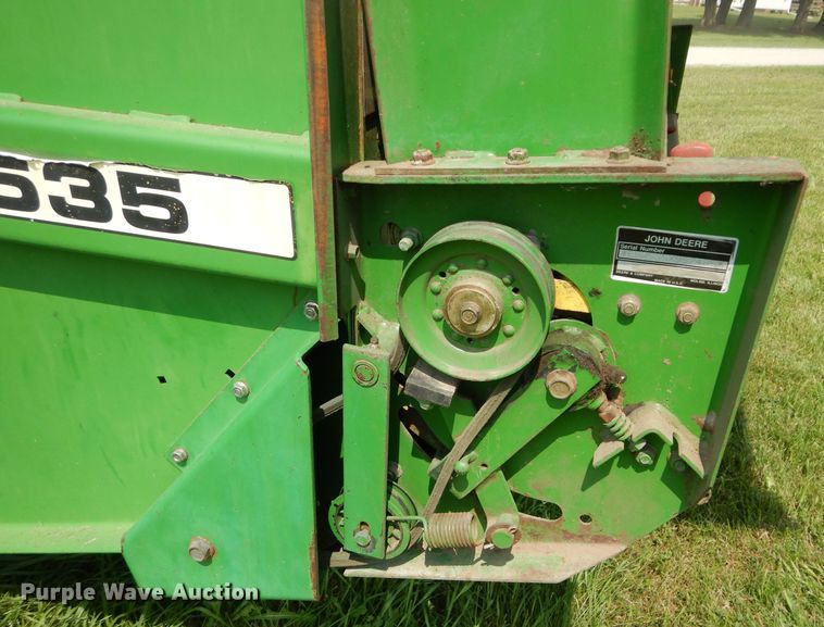 image for item DM4327 1994 John Deere 535  round baler