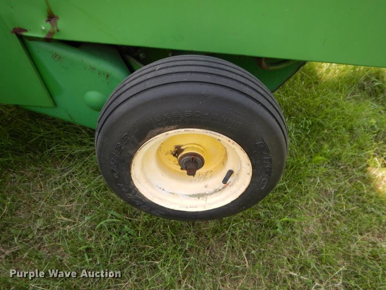 image for item DM4327 1994 John Deere 535  round baler