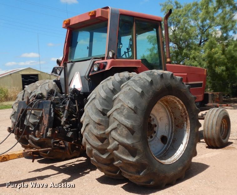 image for item DM6301 1982 International 5488  tractor