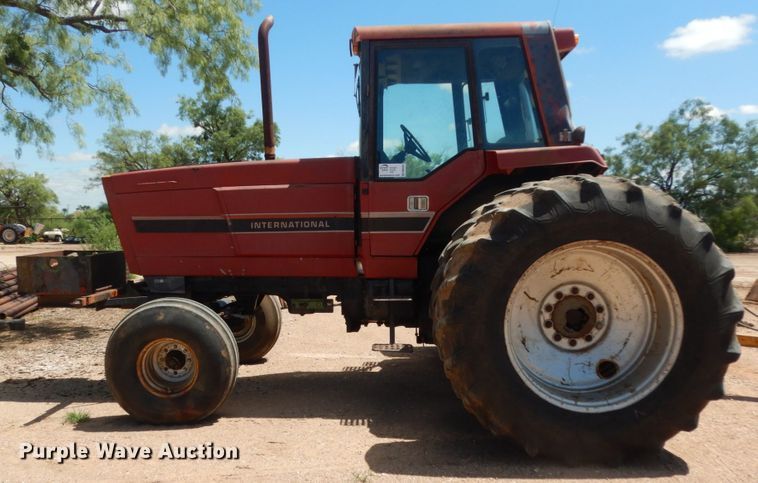 image for item DM6301 1982 International 5488  tractor