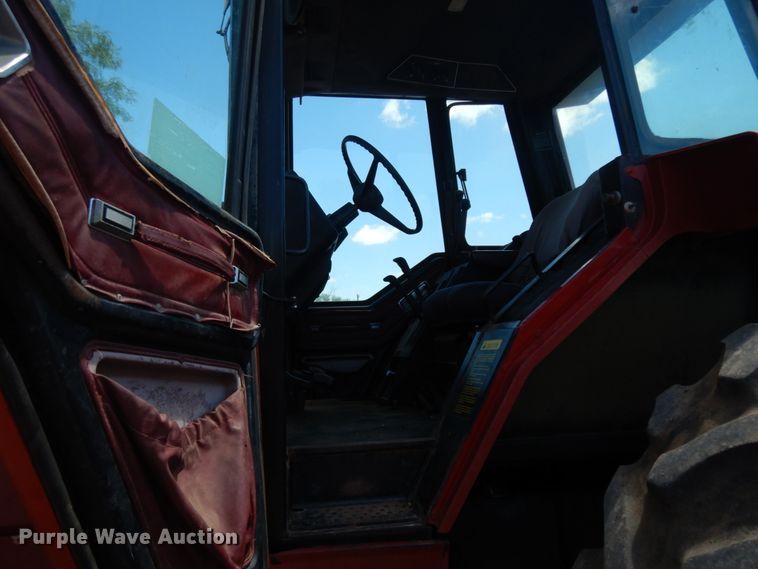 image for item DM6301 1982 International 5488  tractor