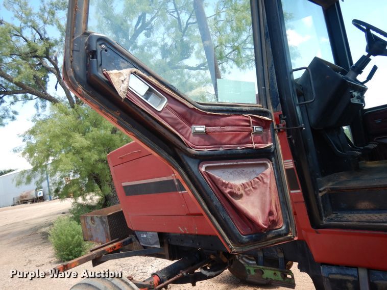 image for item DM6301 1982 International 5488  tractor