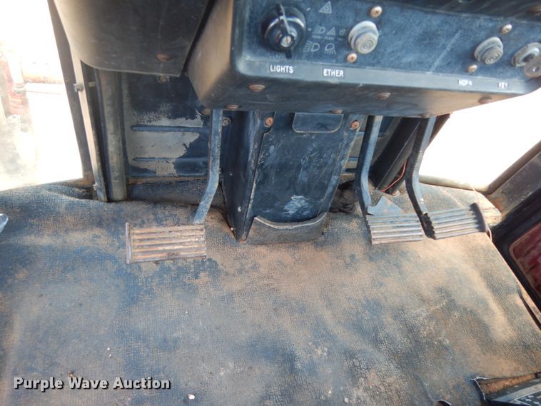 image for item DM6301 1982 International 5488  tractor