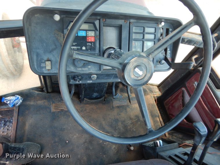 image for item DM6301 1982 International 5488  tractor