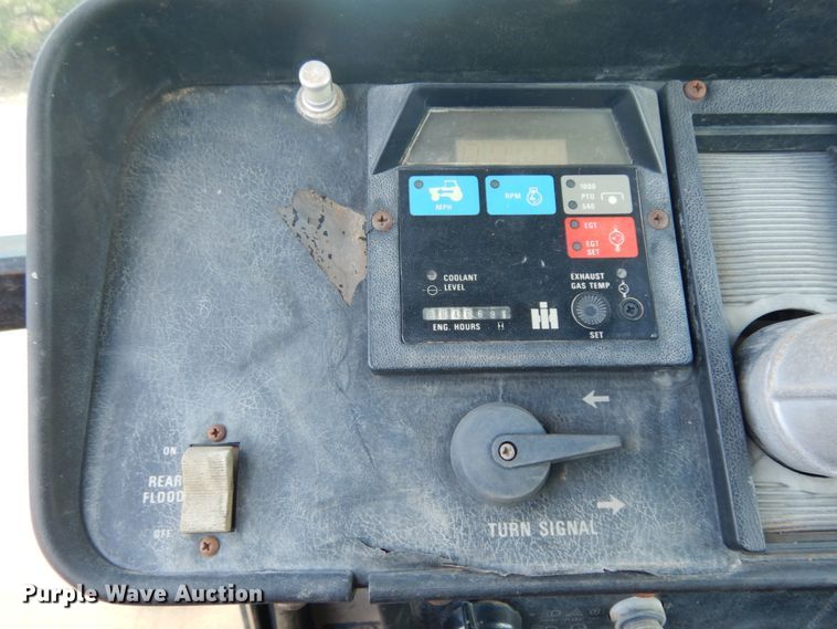 image for item DM6301 1982 International 5488  tractor