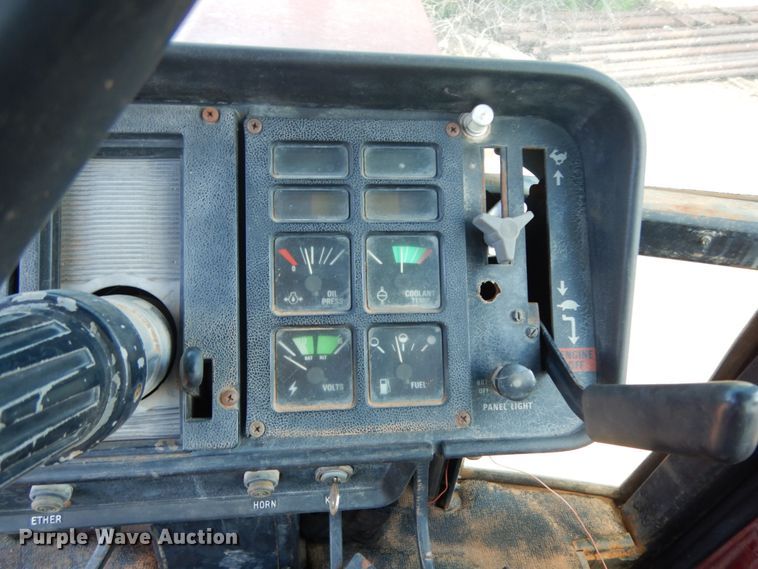 image for item DM6301 1982 International 5488  tractor