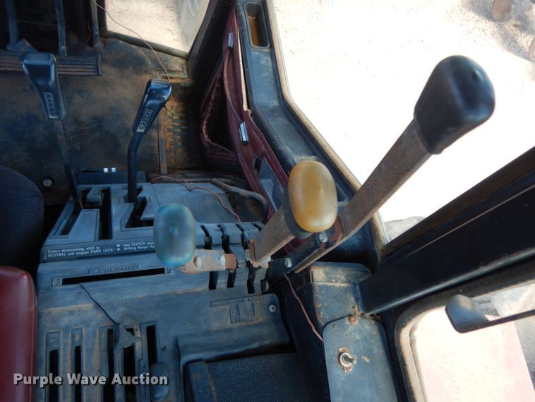 image for item DM6301 1982 International 5488  tractor