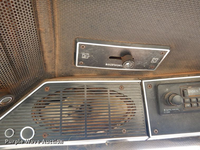 image for item DM6301 1982 International 5488  tractor