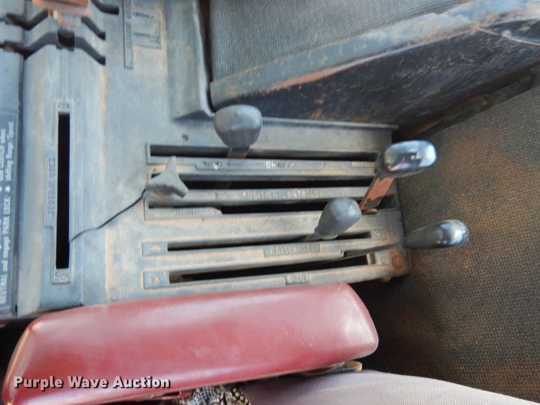 image for item DM6301 1982 International 5488  tractor