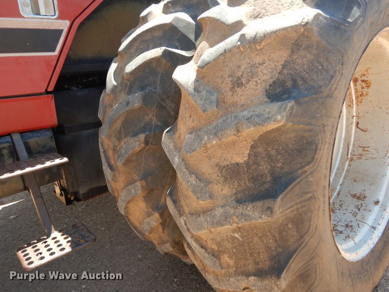 image for item DM6301 1982 International 5488  tractor