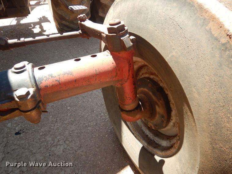 image for item DM6301 1982 International 5488  tractor