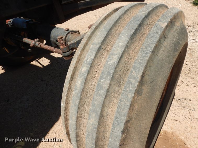 image for item DM6301 1982 International 5488  tractor