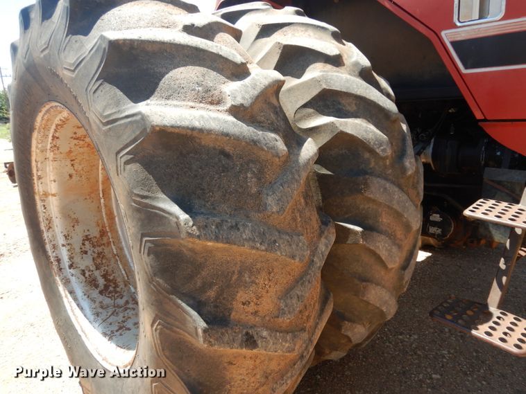 image for item DM6301 1982 International 5488  tractor