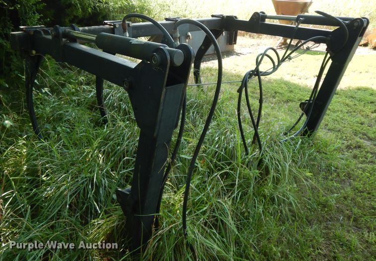 image for item HP9529 74"W grapple