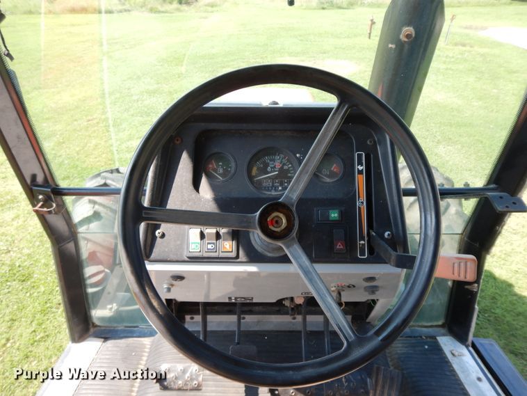 image for item HP9643 2004 Massey Ferguson 481  MFWD tractor