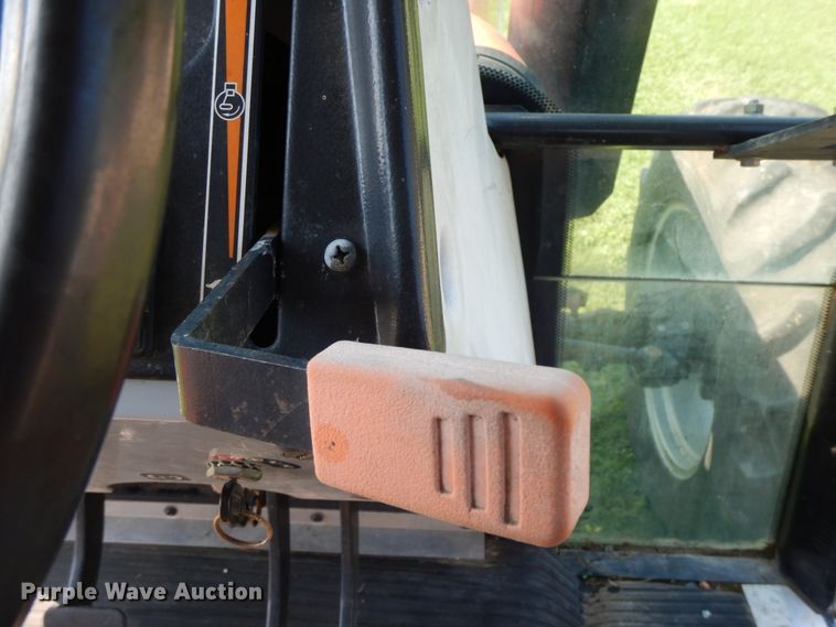 image for item HP9643 2004 Massey Ferguson 481  MFWD tractor