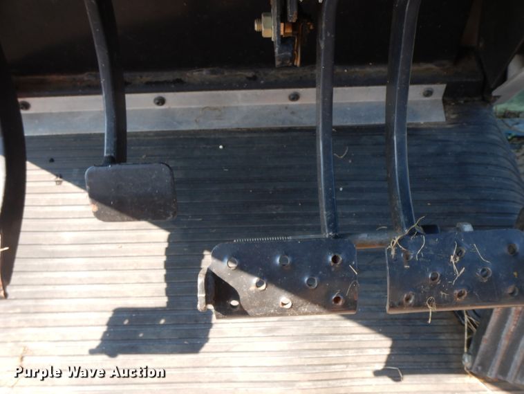 image for item HP9643 2004 Massey Ferguson 481  MFWD tractor