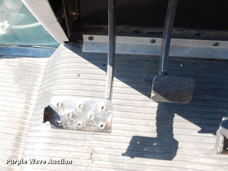 image for item HP9643 2004 Massey Ferguson 481  MFWD tractor