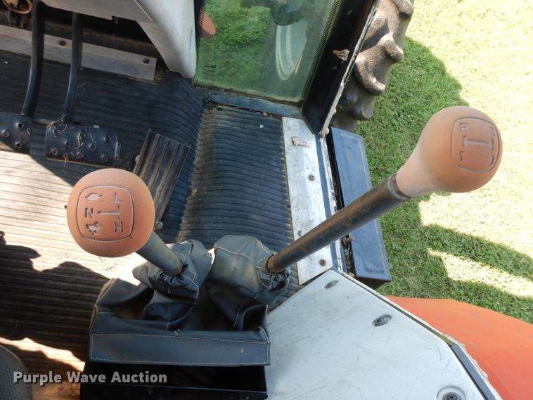 image for item HP9643 2004 Massey Ferguson 481  MFWD tractor