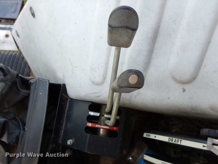 image for item HP9643 2004 Massey Ferguson 481  MFWD tractor