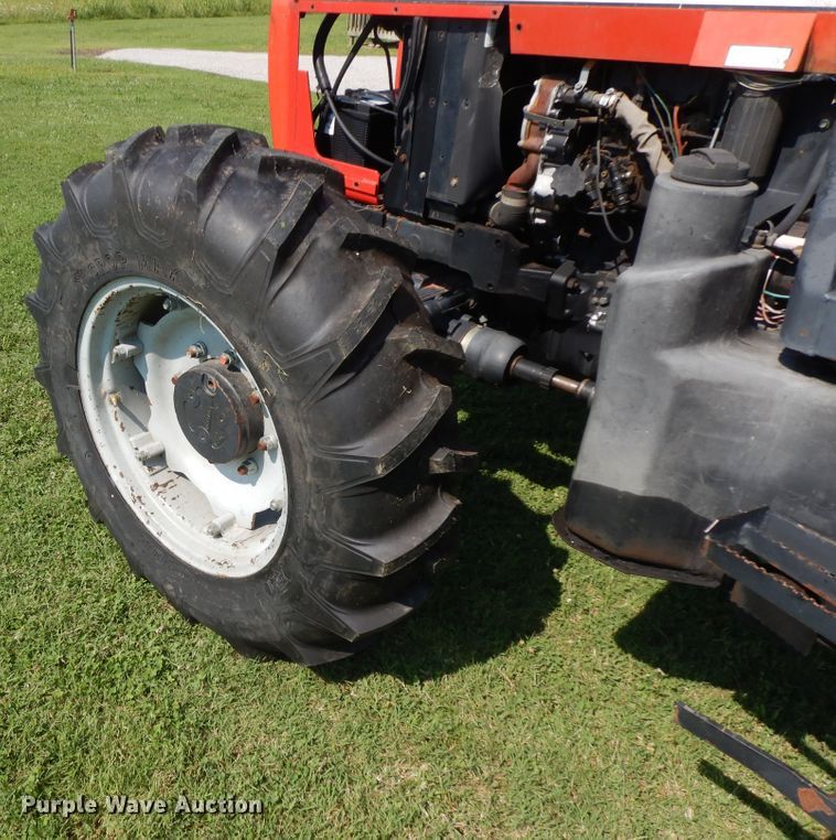 image for item HP9643 2004 Massey Ferguson 481  MFWD tractor