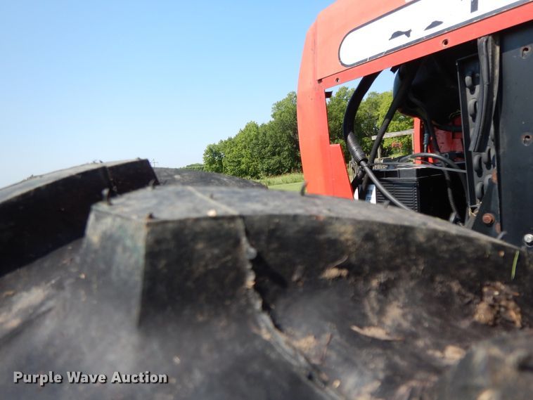 image for item HP9643 2004 Massey Ferguson 481  MFWD tractor