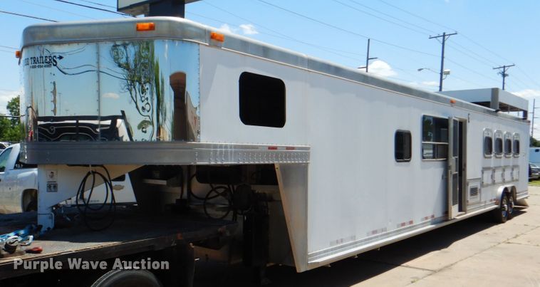 image for item IA9772 2002 Cherokee Industries  livestock trailer