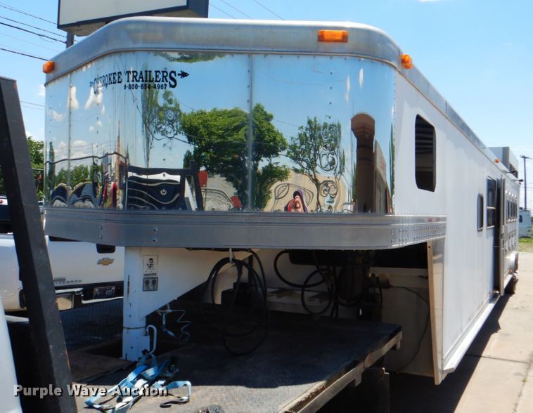 image for item IA9772 2002 Cherokee Industries  livestock trailer