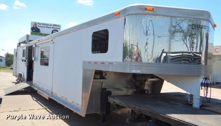 image for item IA9772 2002 Cherokee Industries  livestock trailer