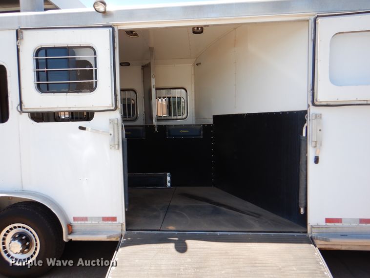 image for item IA9772 2002 Cherokee Industries  livestock trailer