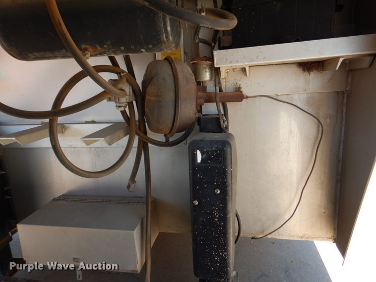 image for item IA9772 2002 Cherokee Industries  livestock trailer