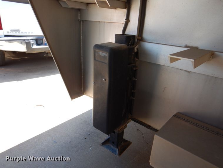 image for item IA9772 2002 Cherokee Industries  livestock trailer