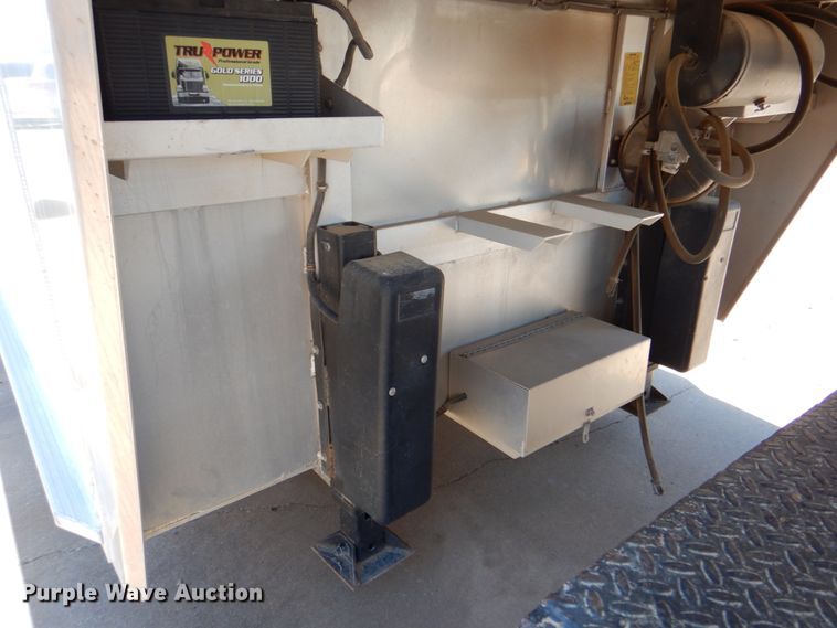 image for item IA9772 2002 Cherokee Industries  livestock trailer