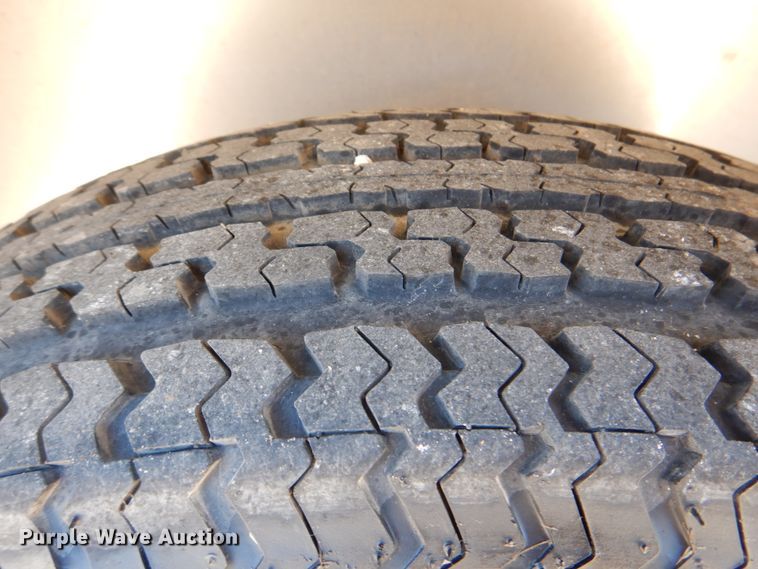 image for item IA9772 2002 Cherokee Industries  livestock trailer