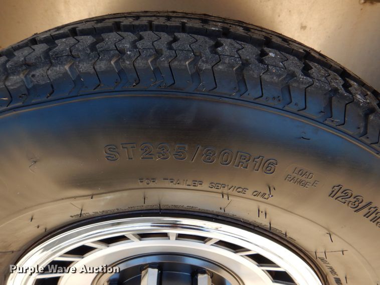 image for item IA9772 2002 Cherokee Industries  livestock trailer