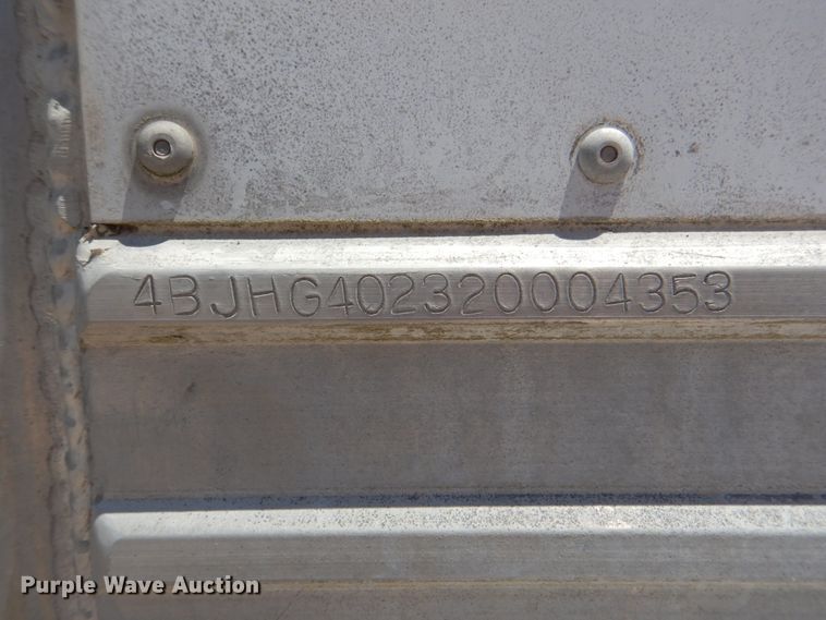 image for item IA9772 2002 Cherokee Industries  livestock trailer