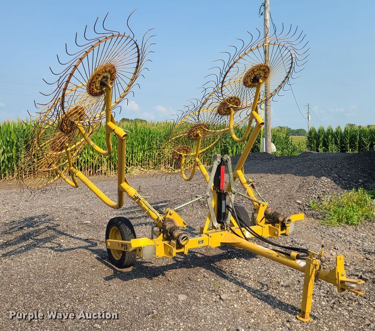 image for item IC9863 Vermeer WR20  hay rake