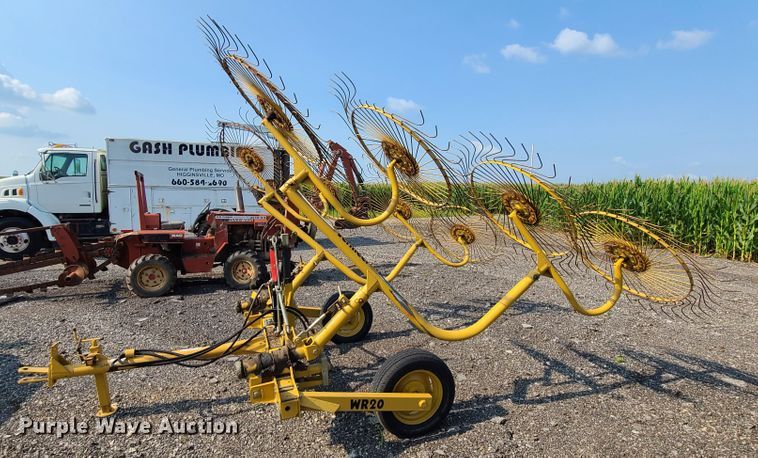 image for item IC9863 Vermeer WR20  hay rake