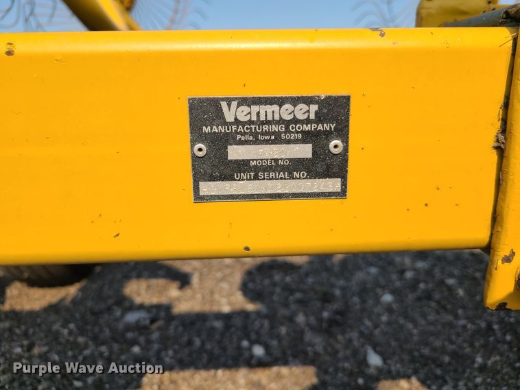 image for item IC9863 Vermeer WR20  hay rake