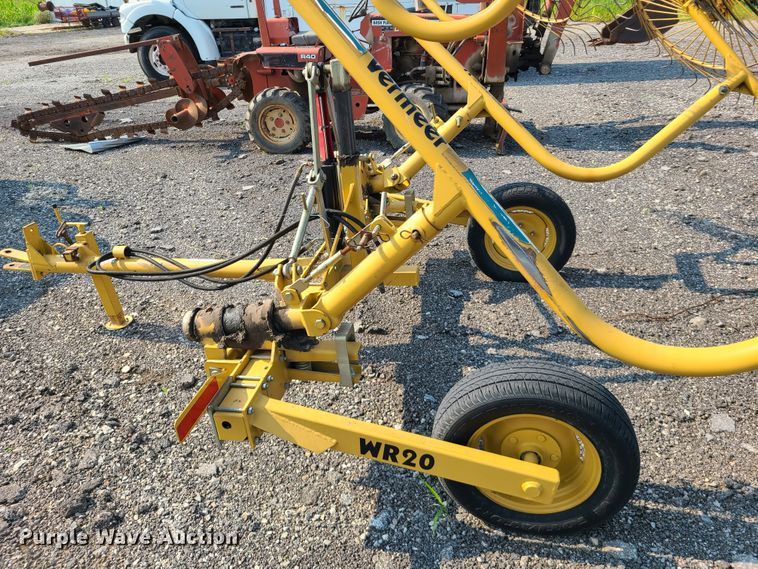 image for item IC9863 Vermeer WR20  hay rake