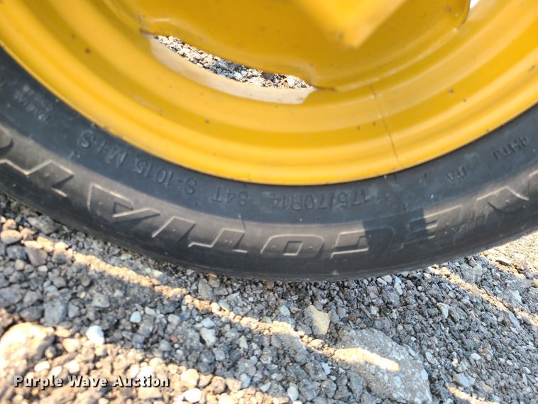 image for item IC9863 Vermeer WR20  hay rake