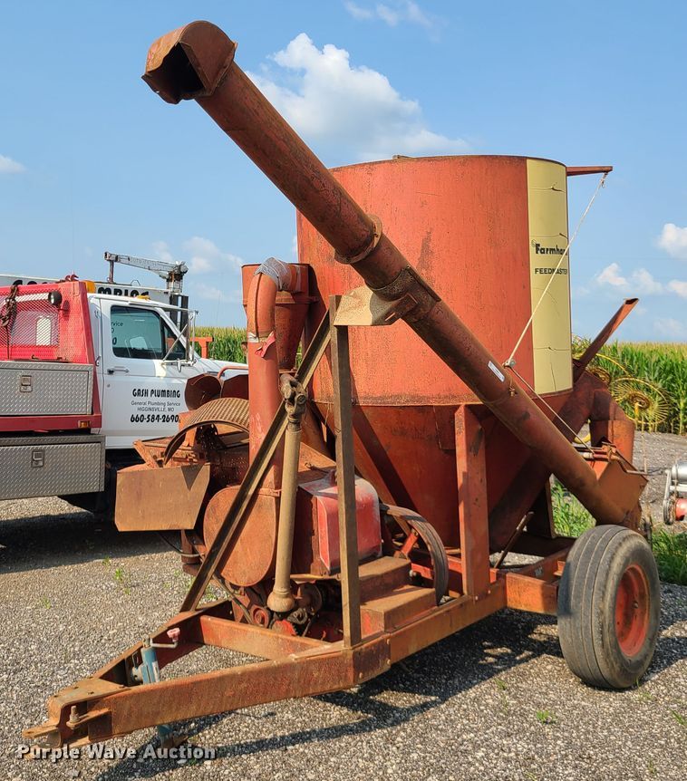 image for item IC9864 Farm Hand  Feedmaster F81-C feed mixer